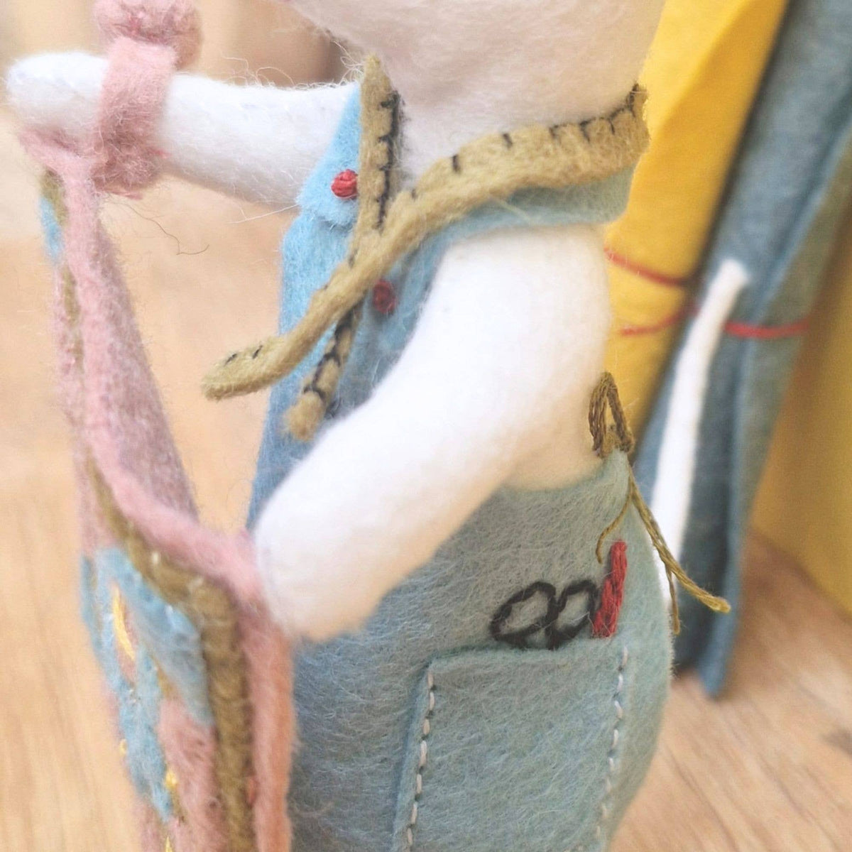 Little Mouse Makes a Quilt Felt Craft Mini Kit: