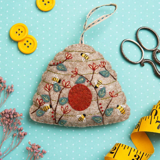 Beehive Felt Craft Mini Kit: English