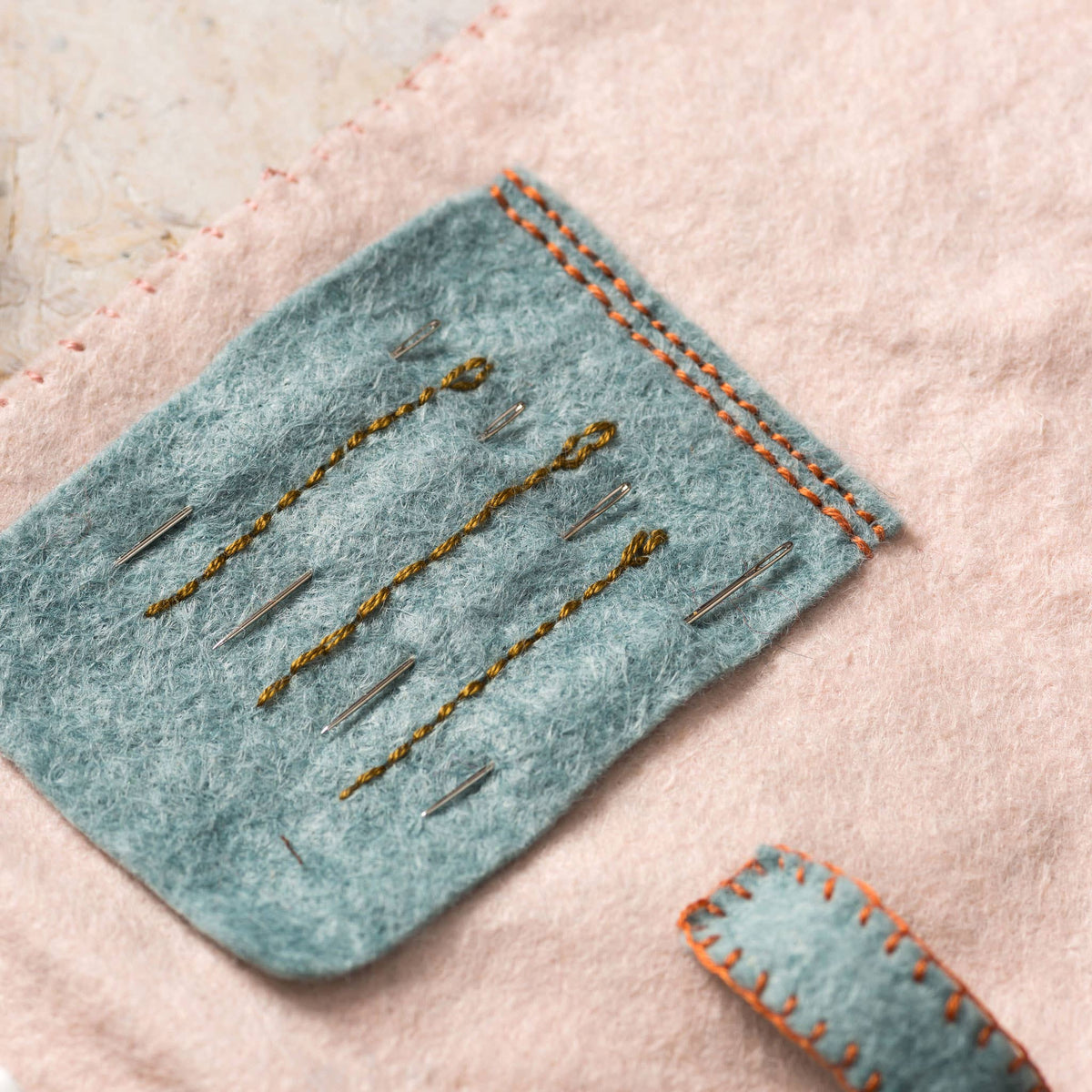 Sewing Roll Felt Craft Kit: English
