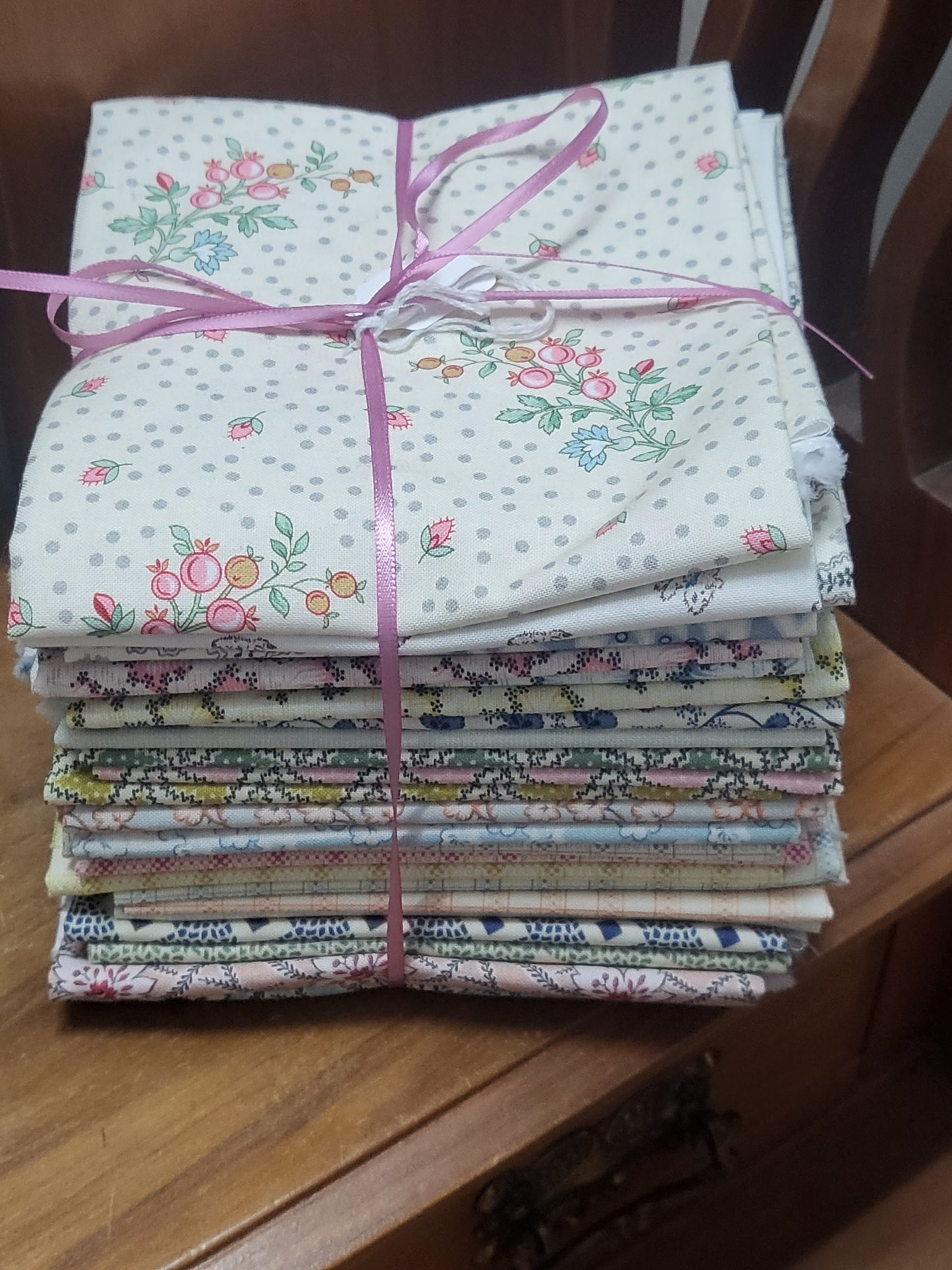 Stoneleigh Fat 1/4 Bundle